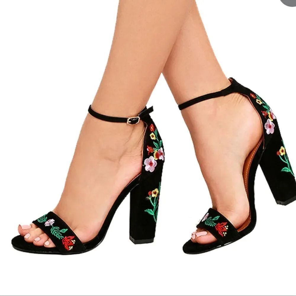 BRASH ENTERTAINMENT FLORAL EMBOSSED CHUNKY ANKLE STRAP MULTI-COLOR SANDAL